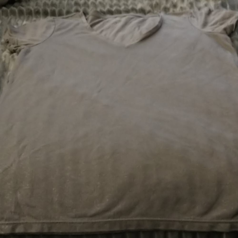 American Eagle favorite tee